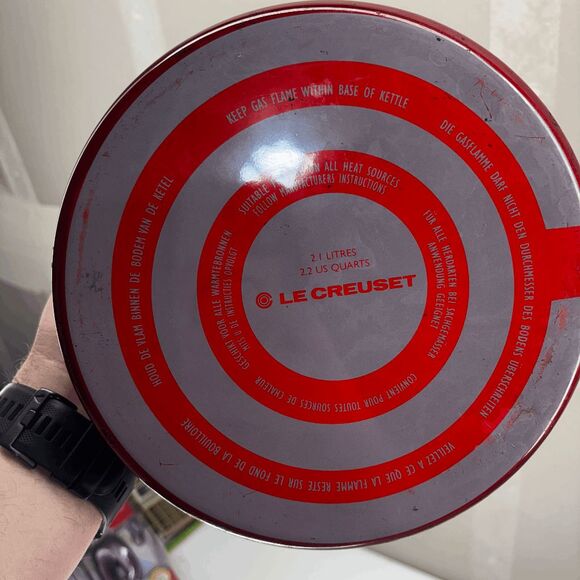 Le Creuset Red Orange Enamel Steel 2.2 Quarts Whistling Tea Pot Hot Water Kettle - Picture 2 of 11